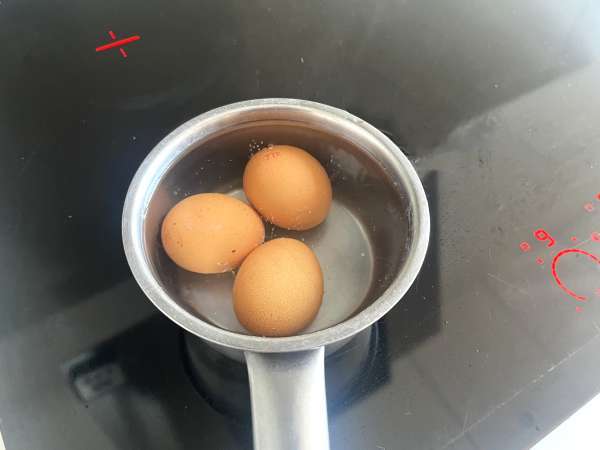 Lahka majoneza s trdo kuhanimi jajci in brez olja! Odlična, če ne morete jesti surovih jajc! - Priprava korak 1