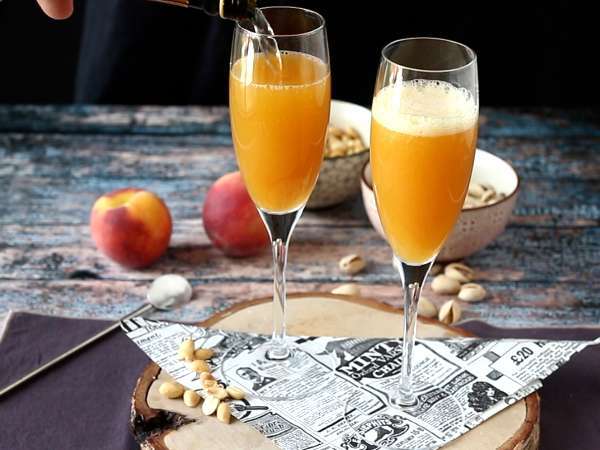 Bellini, enostaven italijanski koktajl z breskvami, ki ga lahko pripravite doma! - Priprava korak 2