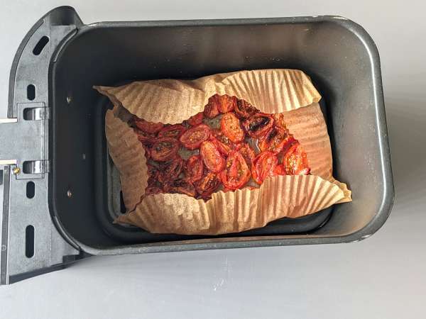 Paradižnik v zračni cvrtnik - Priprava korak 4