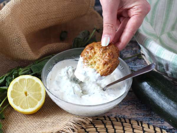 Super svež jogurt, feta, limona in metina omaka! - Priprava korak 2