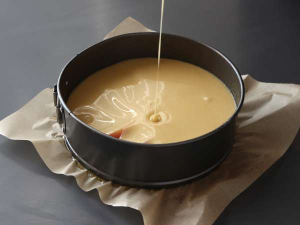 Breskvova torta, vlažna, topljiva in karamelizirana - Priprava korak 6