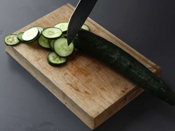 Super osvežujoč poletni tart: rikota, kumare in dimljeni losos - Priprava korak 5