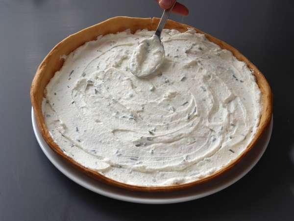 Super osvežujoč poletni tart: rikota, kumare in dimljeni losos - Priprava korak 7