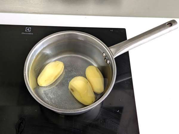 Burger iz bučk in krompirja v zračnem cvrtniku - Priprava korak 1