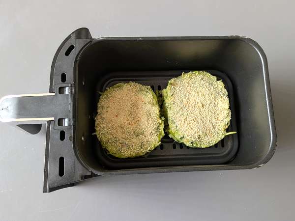 Burger iz bučk in krompirja v zračnem cvrtniku - Priprava korak 8