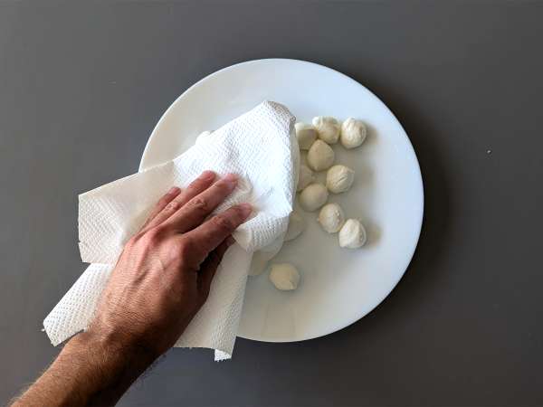 Mozzarelline v zračni cvrtnik - Priprava korak 1