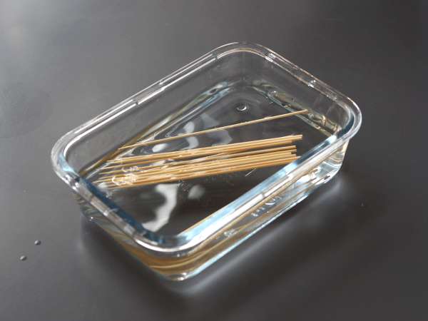 Kebab iz bučk z okusno, začinjeno azijsko omako - Priprava korak 1