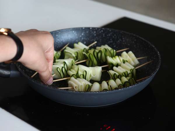 Kebab iz bučk z okusno, začinjeno azijsko omako - Priprava korak 5