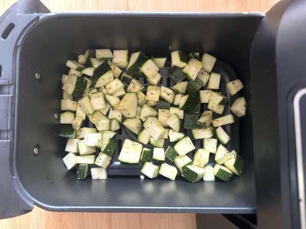 Kako pripraviti bučke v aparatu za cvrtje na zraku? - Priprava korak 3