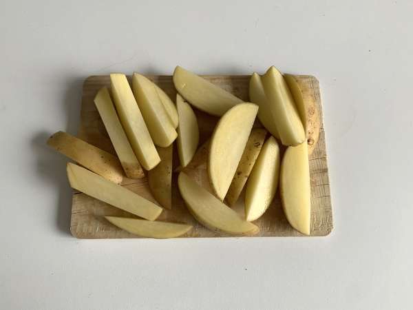 Kako pripraviti hrustljav krompirček v aparatu za cvrtje na zraku? - Priprava korak 2