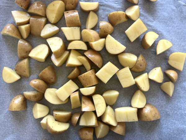 Pečen krompir s chimichurrijem - Priprava korak 3