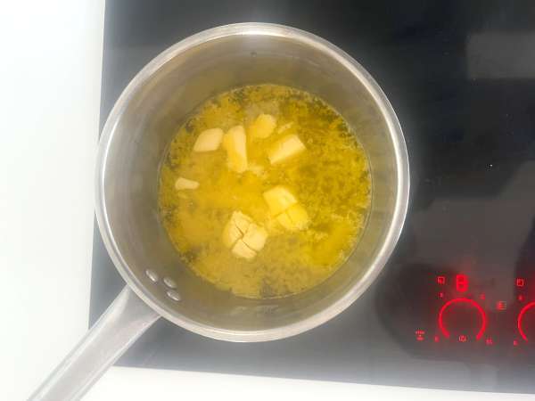 Churros, pripravljen v aparatu za cvrtje na zraku - Priprava korak 1