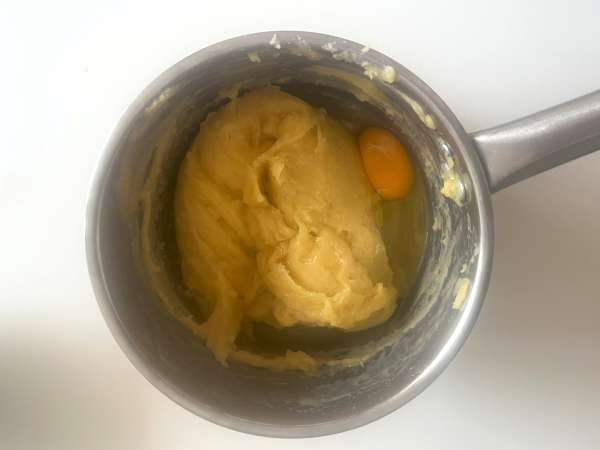 Churros, pripravljen v aparatu za cvrtje na zraku - Priprava korak 4