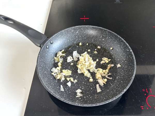 Hrustljavi tunini kolački v zračnem cvrtniku: nepremagljiva predjed! - Priprava korak 2