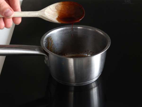 Kako pripravite skušo? Preizkusite ta recept z glazuro iz sojine omake in medu! - Priprava korak 3