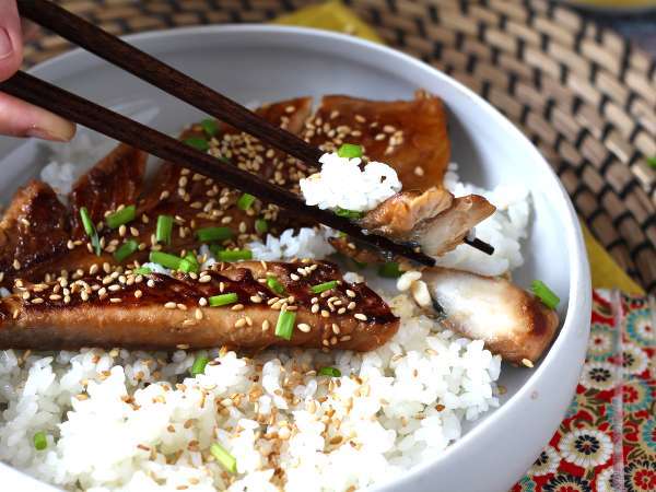 Kako pripravite skušo? Preizkusite ta recept z glazuro iz sojine omake in medu! - Priprava korak 6