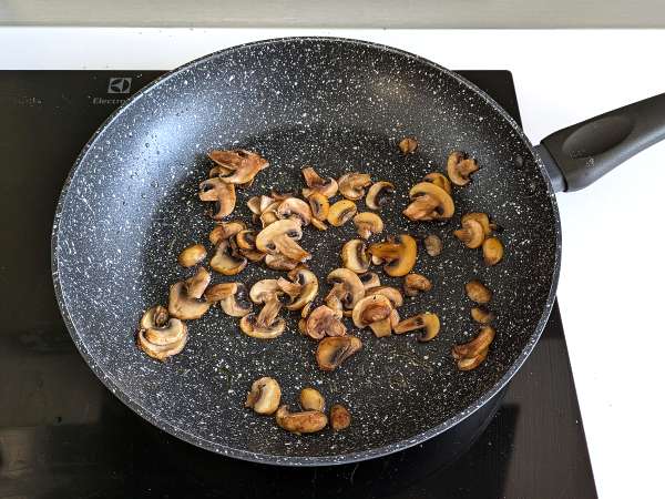 Grahovi njoki z gobovo omako - Priprava korak 5