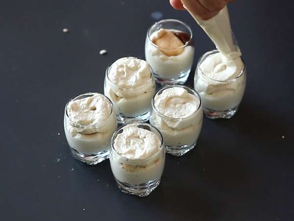 Kozarci v slogu Mont Blanc s kostanjevo kremo - Priprava korak 11