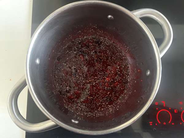 Zdrava marmelada z jagodami in semeni chia - Priprava korak 2