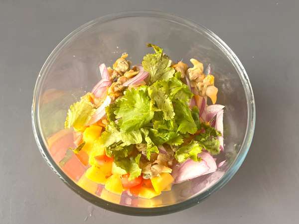 Ceviche s petelini v pločevinkah - Priprava korak 3