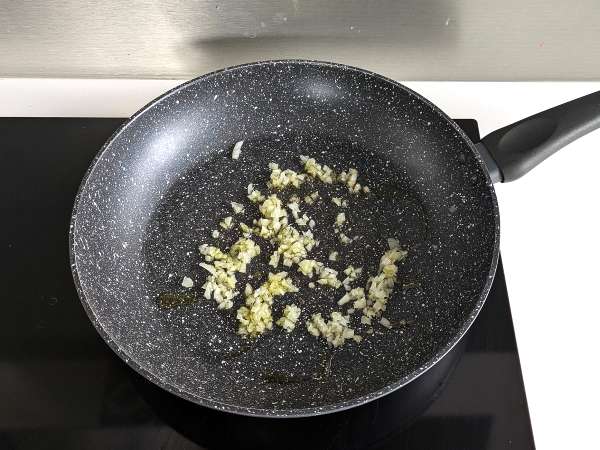 Testenine z rikoto in orehi: kremne in hrustljave - Priprava korak 2