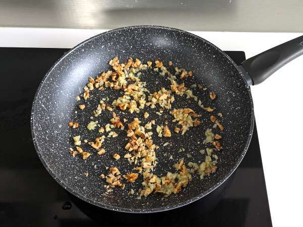 Testenine z rikoto in orehi: kremne in hrustljave - Priprava korak 3