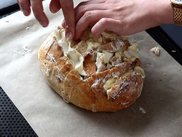 Kruh z nadevanim ježkom v slogu tartifletta - Priprava korak 7