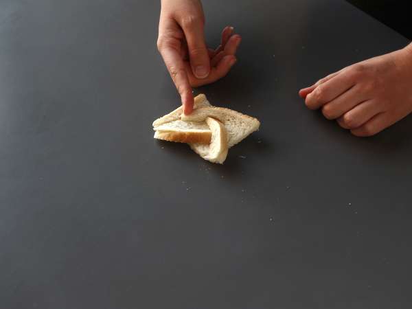 Česnov kruh po zvezdicah s kruhom za sendviče - Priprava korak 5