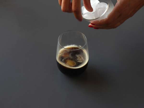 Ledena kava z okusom tiramisuja - Priprava korak 2