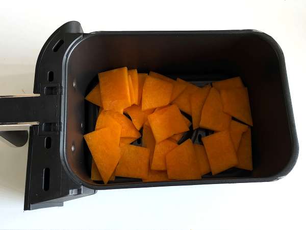 Bučni čips v zračnem cvrtniku: lahek in okusen - Priprava korak 3