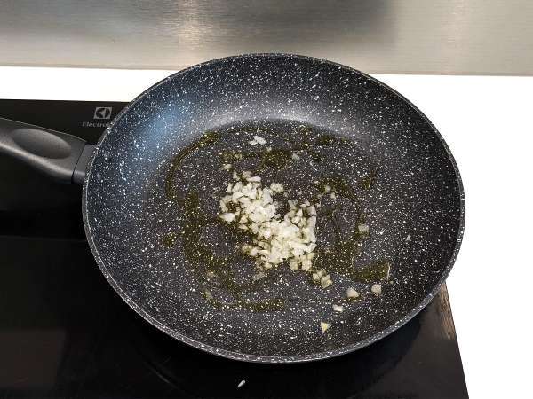 Testenine s slanino: enostavno, poceni in kremasto - Priprava korak 1