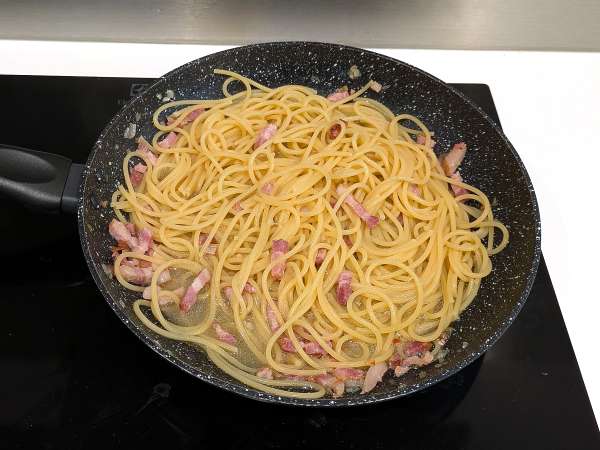 Testenine s slanino: enostavno, poceni in kremasto - Priprava korak 4