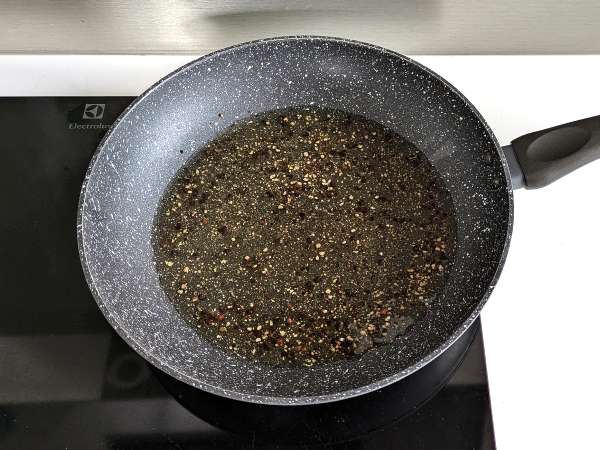 Špageti cacio e pepe: 3 sestavine, eksplozija okusa! - Priprava korak 3