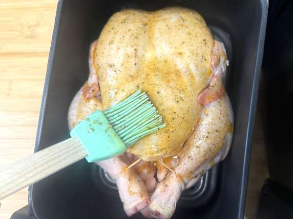 Kako pripravite pečenega piščanca v aparatu za cvrtje na zraku? - Priprava korak 2