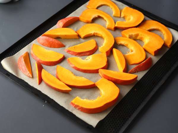 Tatin iz buč s kozjim sirom in medom - Priprava korak 3