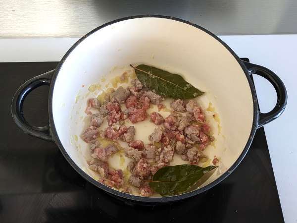 Testenine s klobasno omako: preprosta jed z intenzivnim okusom - Priprava korak 3