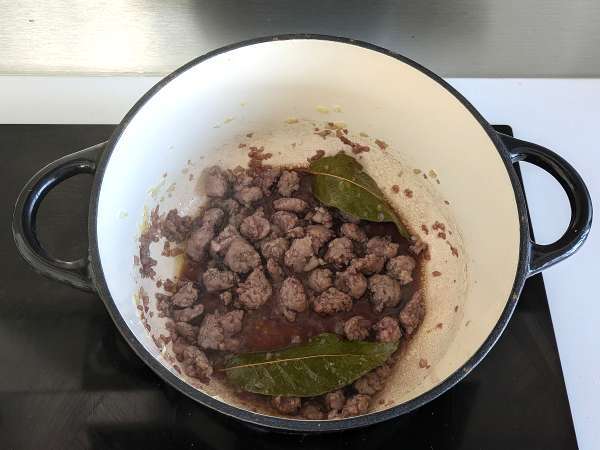 Testenine s klobasno omako: preprosta jed z intenzivnim okusom - Priprava korak 4