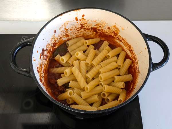 Testenine s klobasno omako: preprosta jed z intenzivnim okusom - Priprava korak 7