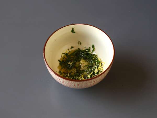 Pečen jastog s peteršiljem in limono: preprostost in prefinjenost za mizo. - Priprava korak 1