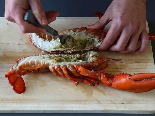 Pečen jastog s peteršiljem in limono: preprostost in prefinjenost za mizo. - Priprava korak 3