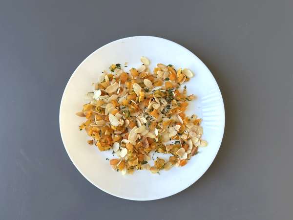 Salama iz kremnega sira z marelicami in mandlji: odlična predjed za zabavo! - Priprava korak 4