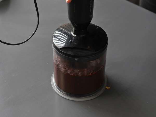 Čokoladni jabolčni fudge, izjemno enostavna sladica, ki jo pripravite iz samo dveh sestavin! - Priprava korak 5