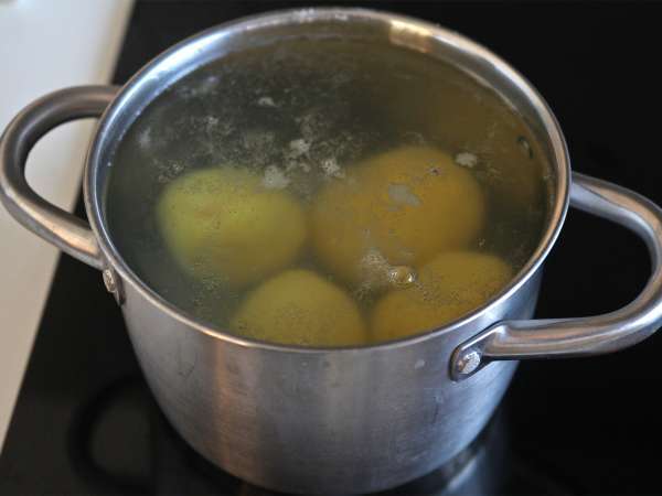 Tarta iz dimljenega lososa s krompirjevo osnovo - Priprava korak 1