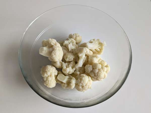 Cvetačne mesne kroglice v zračnem cvrtniku: varčen in vegetarijanski recept - Priprava korak 2