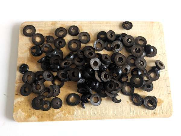 Testenine z oljčno omako: poceni, okusne in enostavne za pripravo! - Priprava korak 1