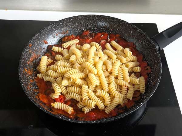 Testenine z oljčno omako: poceni, okusne in enostavne za pripravo! - Priprava korak 5