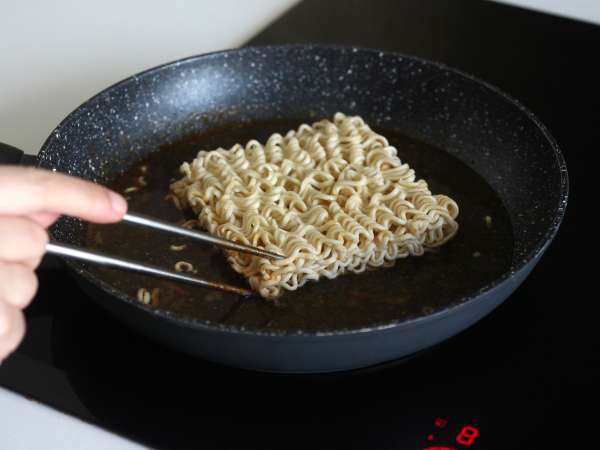 Kako kuhati buldak habanero limete rezance, recept z mariniranim piščancem! - Priprava korak 9