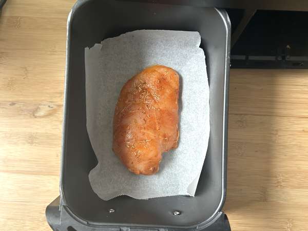 Kako pripraviti piščančje prsi v aparatu za cvrtje na zraku? - Priprava korak 3