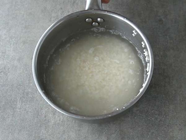 Lepljivi riž z mangom, izjemno tolažilen tajski desert - Priprava korak 1