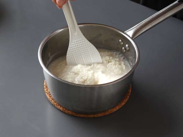 Lepljivi riž z mangom, izjemno tolažilen tajski desert - Priprava korak 6